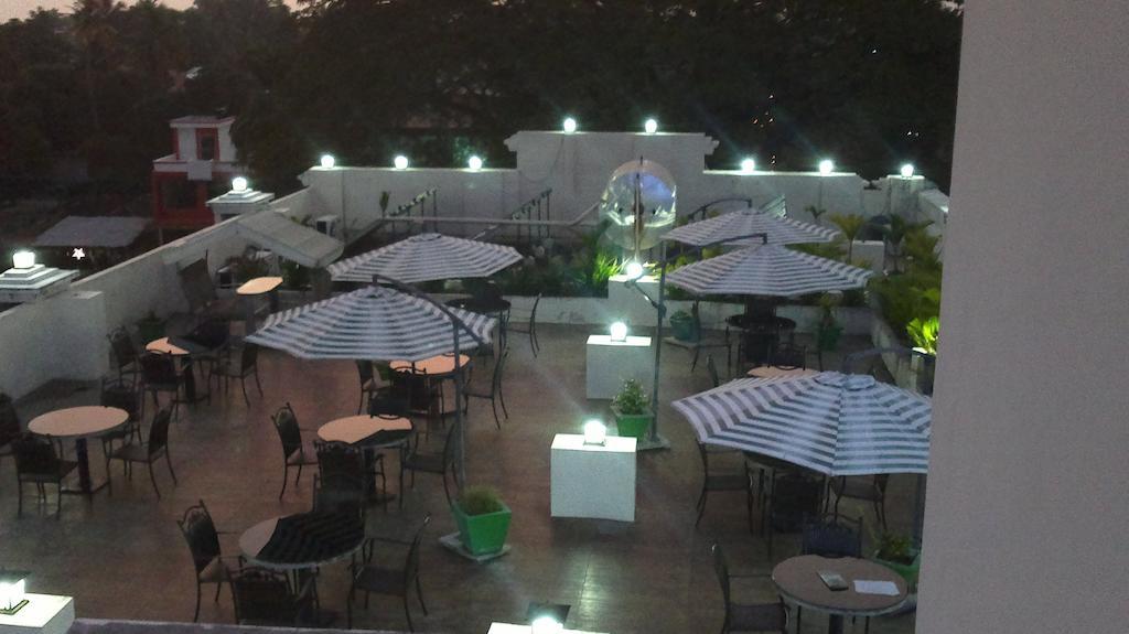 Hotel Sea Palace كولاّم المظهر الخارجي الصورة