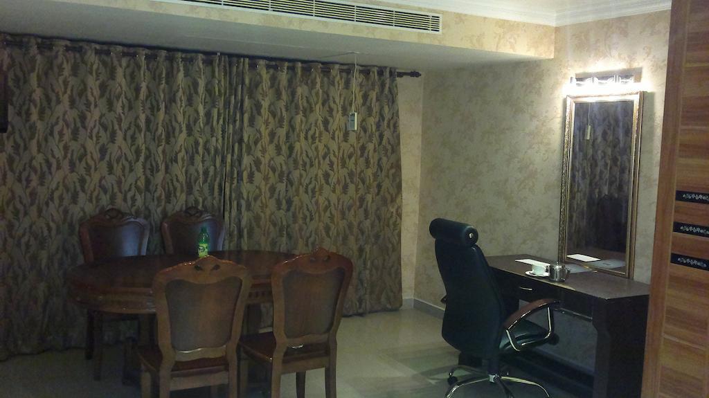 Hotel Sea Palace كولاّم المظهر الخارجي الصورة